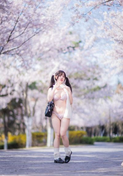 内衣办公室迅雷在线观看_高清在线播放