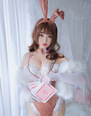 女生在床色色av_高清动漫在线观看