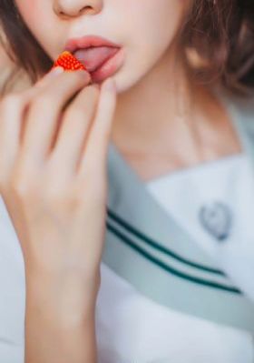 日韩美女tickle挠双乳VK_免费国语
